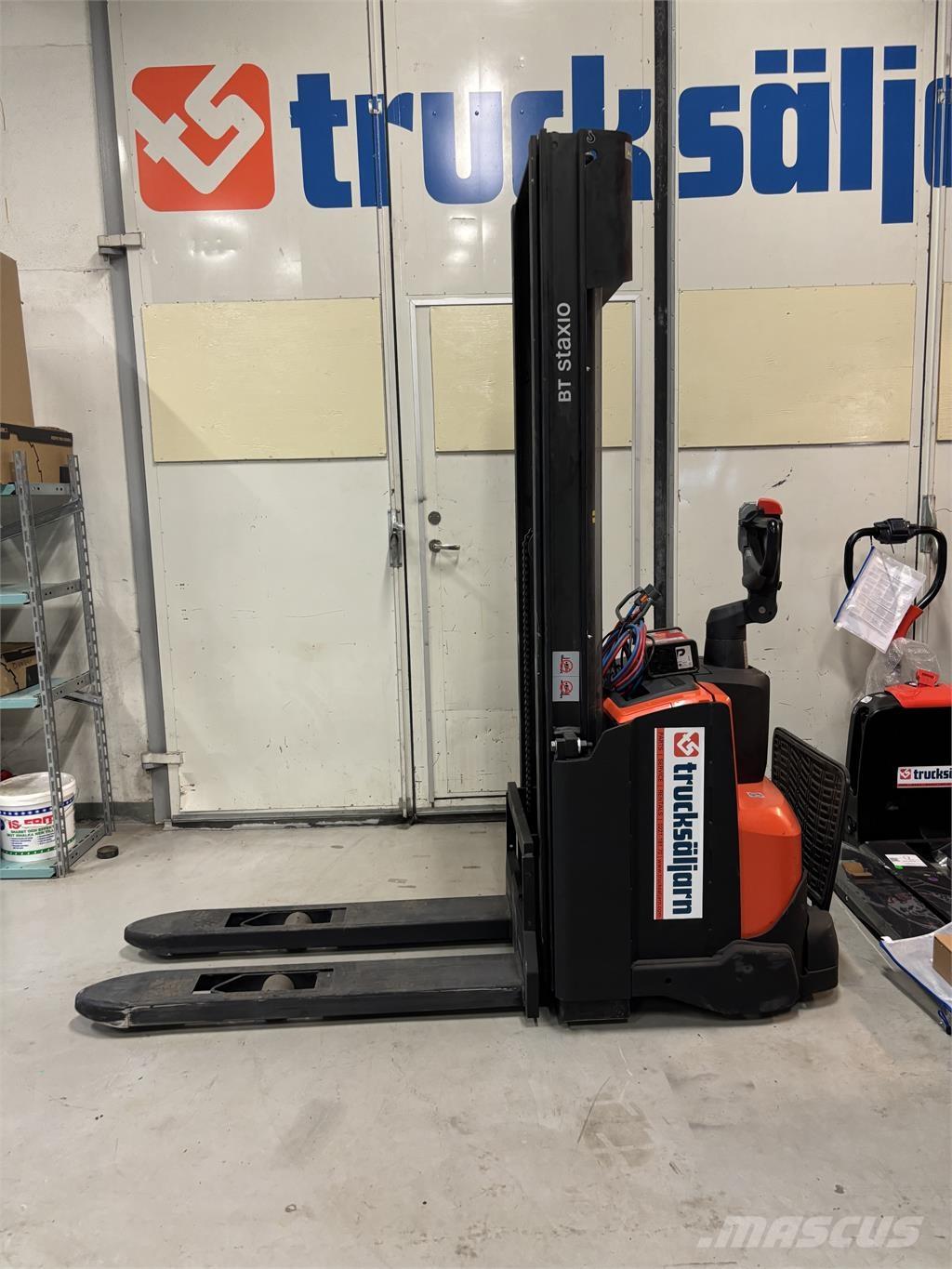 Toyota SWE120 Apiladoras eléctricos