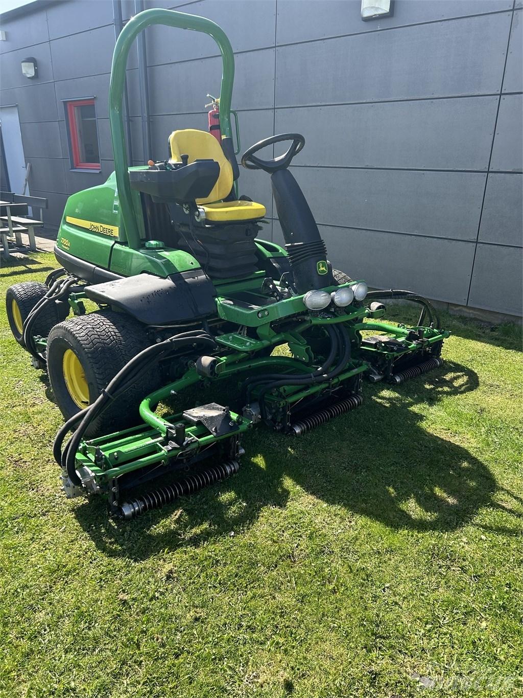 John Deere 7700A Máquinas de calles