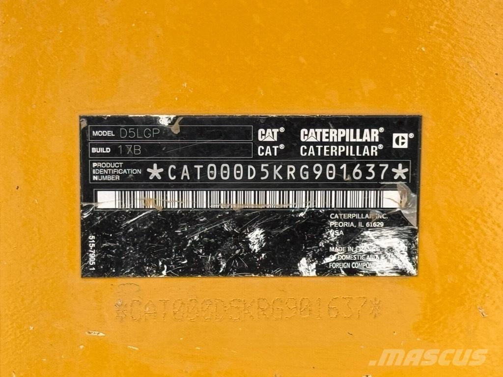 CAT D 5 LGP Buldozer sobre oruga