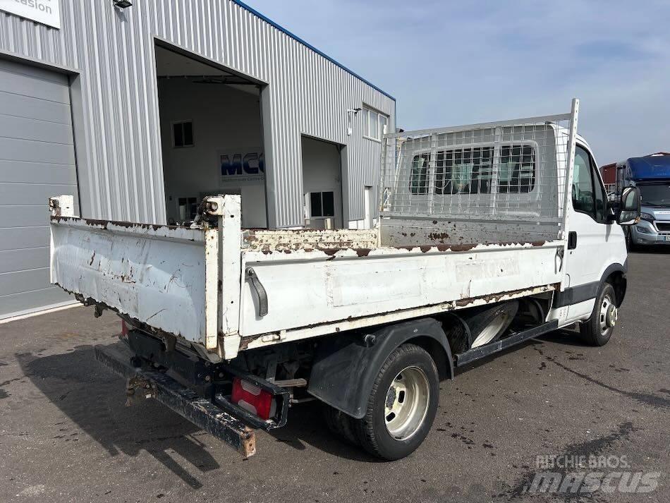 Iveco 35C 11 Caja abierta/laterales abatibles