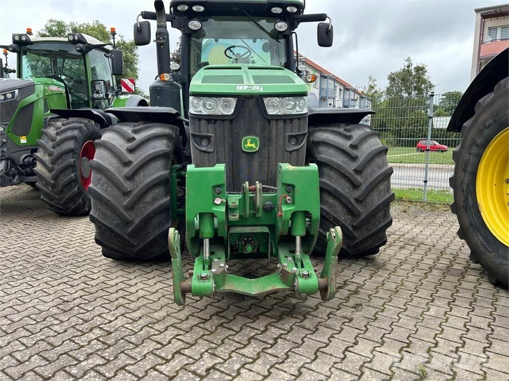 John Deere 8335R Tractores