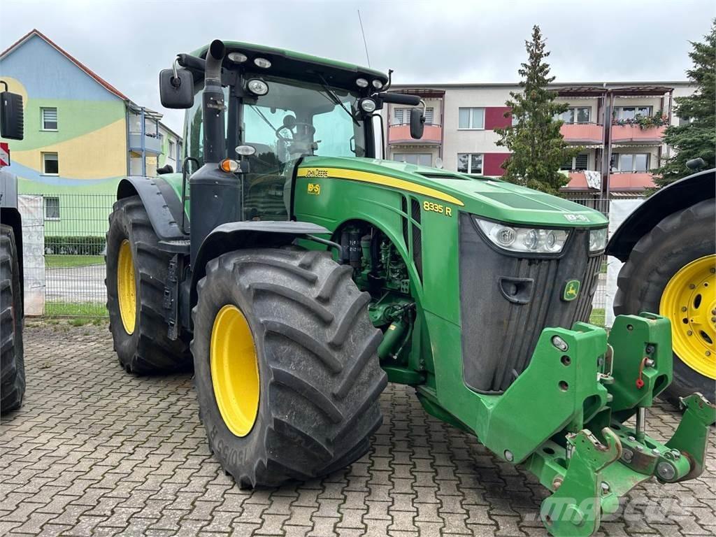 John Deere 8335R Tractores