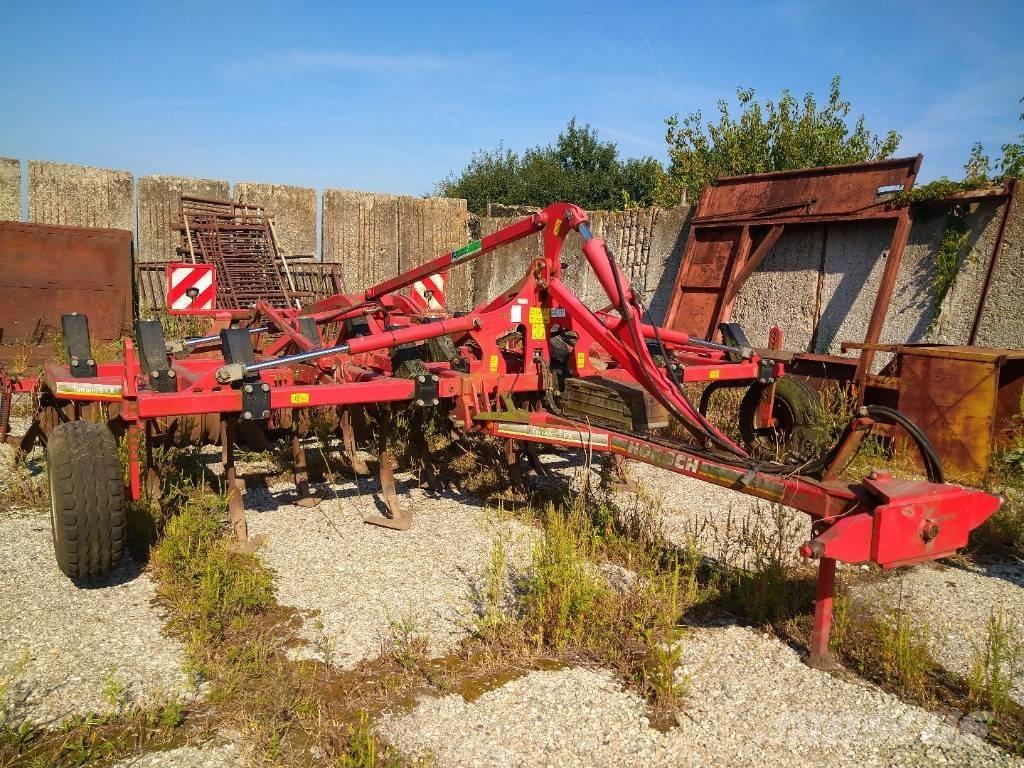 Horsch Terrano 5 FX Cultivadoras