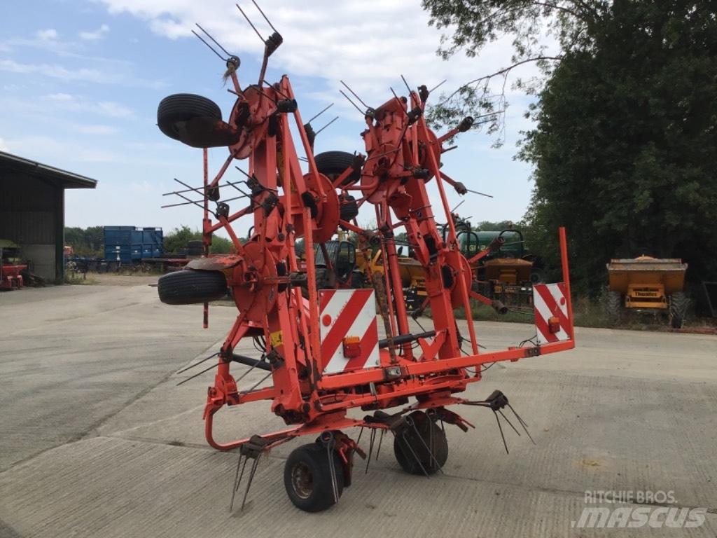 Kuhn GF 8702 Rastrilladoras y rastrilladoras giratorias