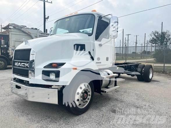 Mack MD6 Camiones con chasís y cabina