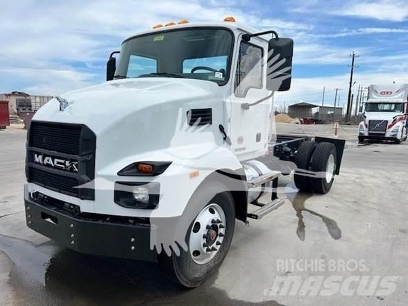 Mack MD6 Camiones con chasís y cabina