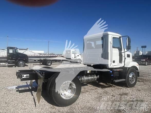 Mack MD6 Camiones con chasís y cabina