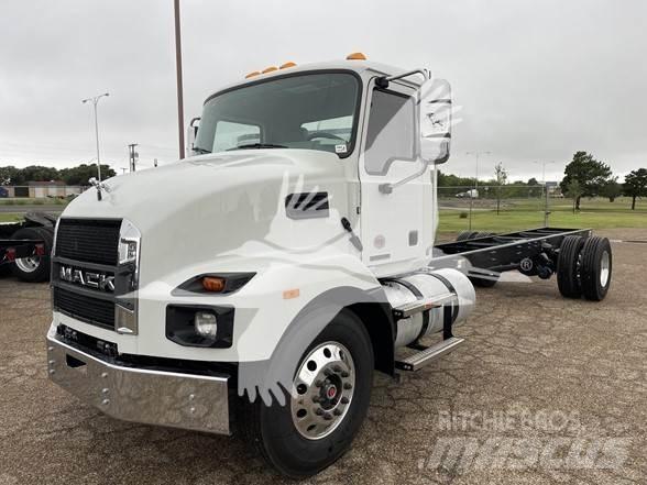 Mack MD6 Camiones de cama baja