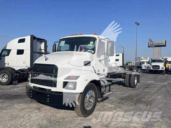 Mack MD6 Camiones con chasís y cabina