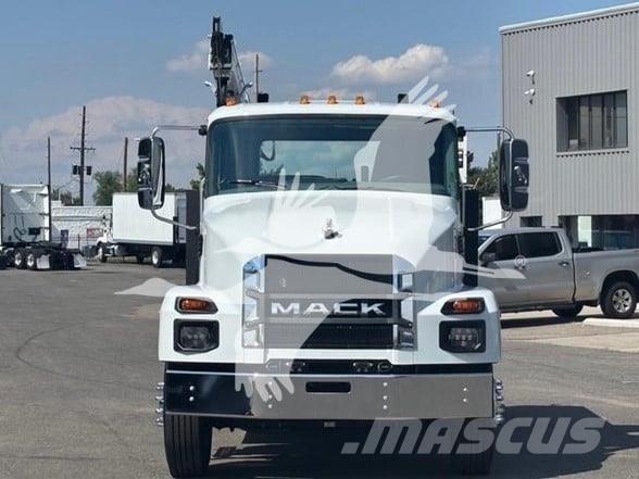 Mack MD6 Otros