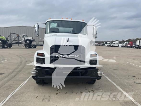 Mack MD7 Camiones cisternas