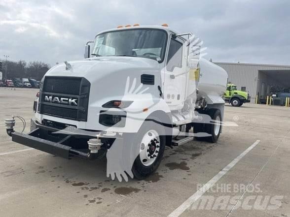 Mack MD7 Camiones cisternas