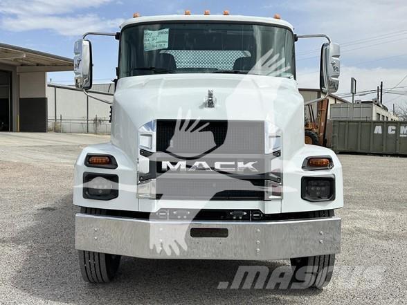 Mack MD7 Otros