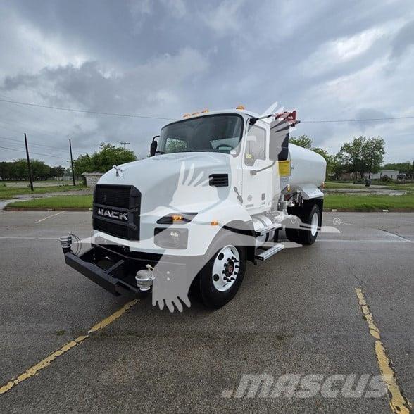Mack MD7 Camiones cisternas