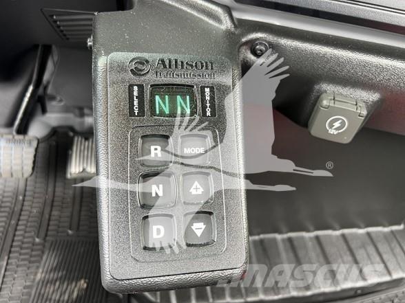 Mack MD7 Camiones con chasís y cabina