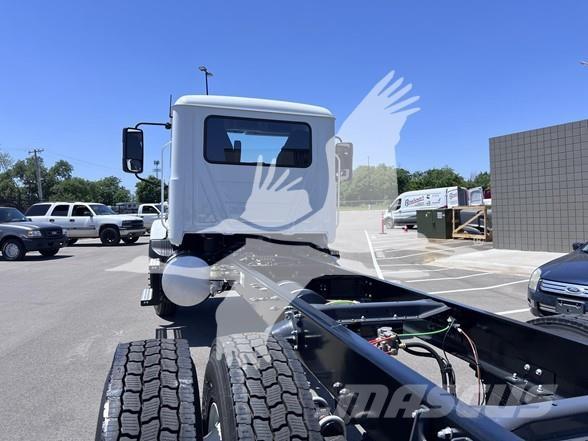 Mack MD7 Camiones con chasís y cabina