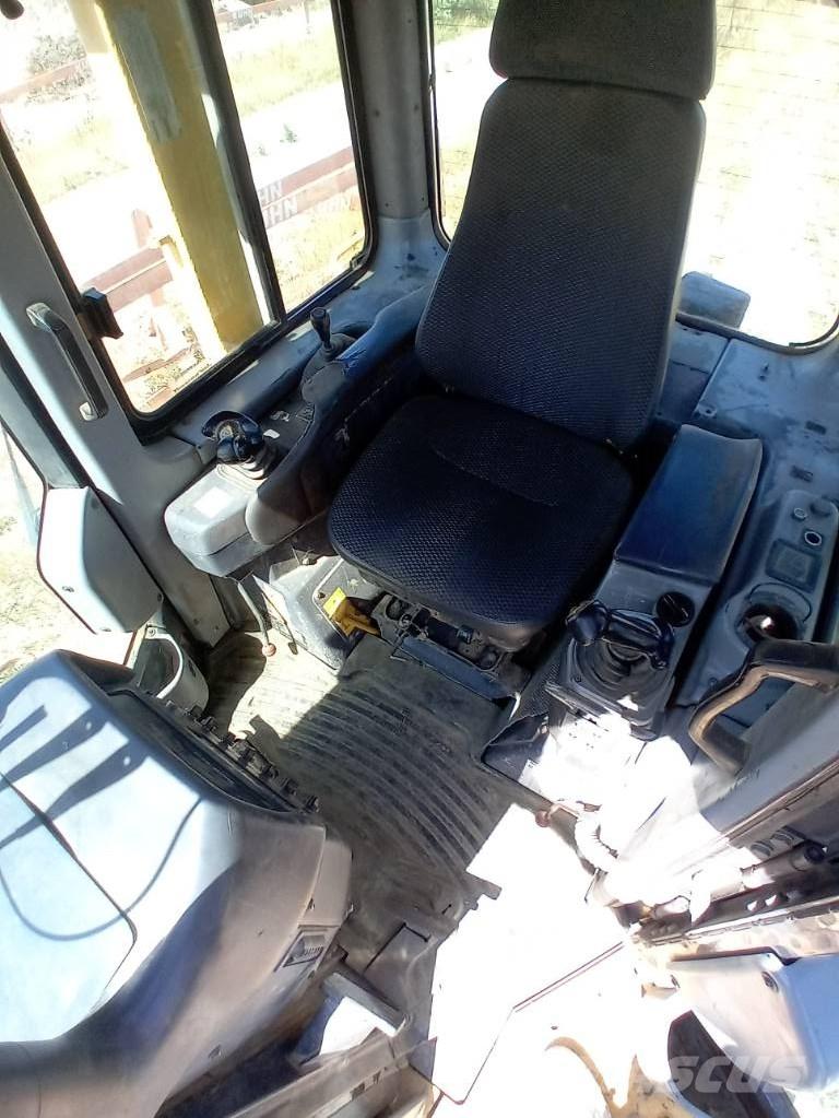 Komatsu D 61 EX-15 Buldozer sobre oruga