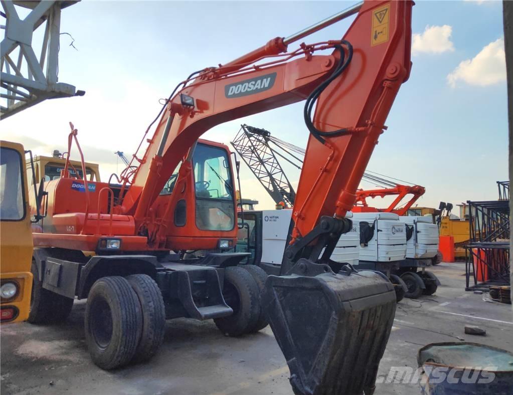 Doosan DH150W Excavadoras de ruedas
