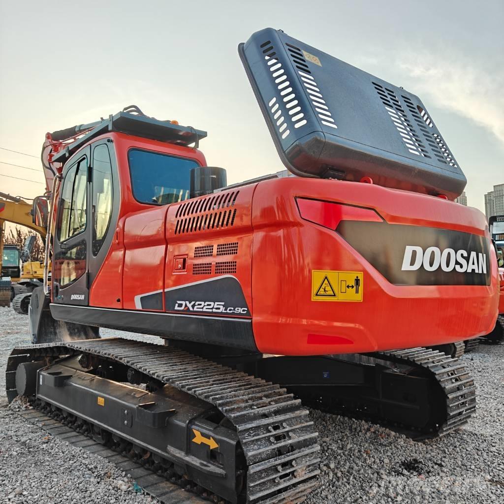 Doosan DX225LC-9C Excavadoras sobre orugas