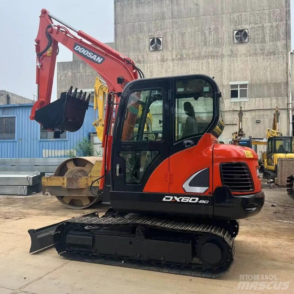 Doosan DX60 Excavadoras sobre orugas