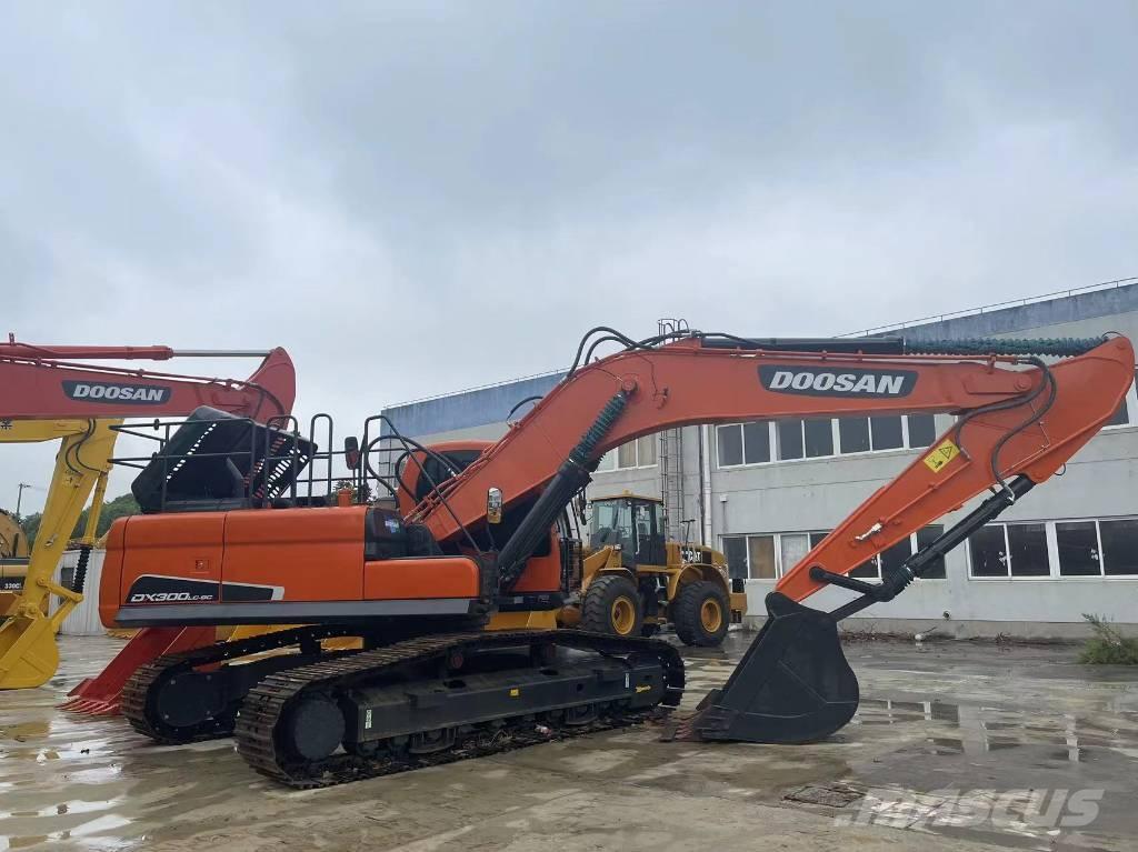 Doosan DX 300 LC Excavadoras sobre orugas