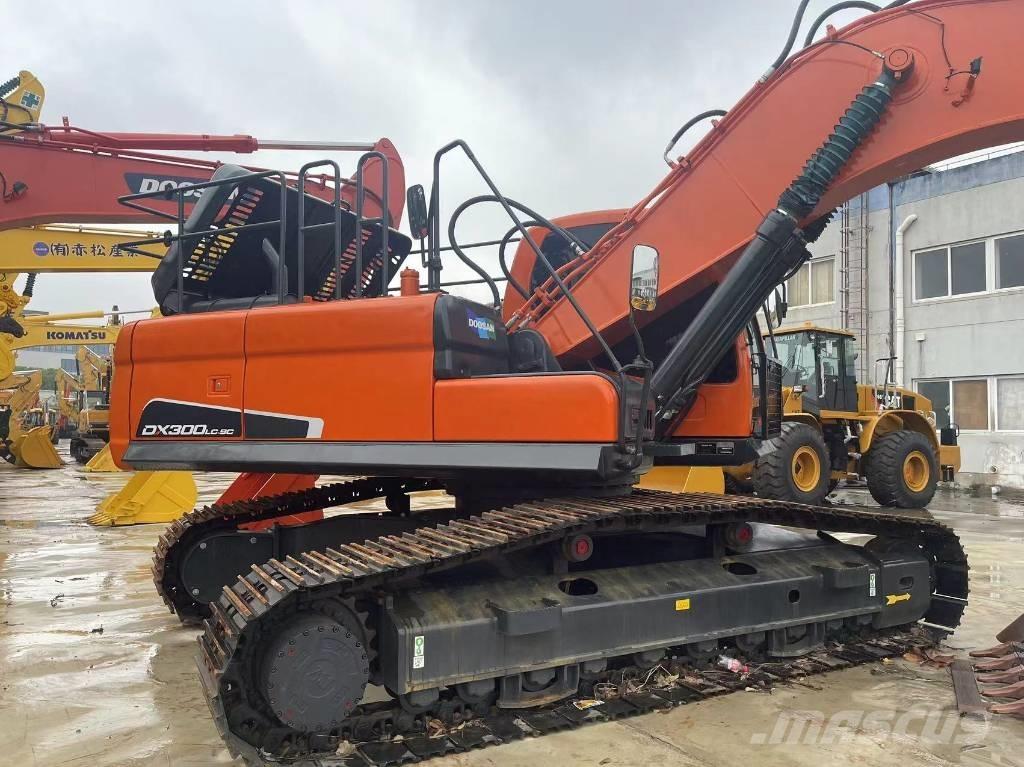 Doosan DX 300 LC Excavadoras sobre orugas