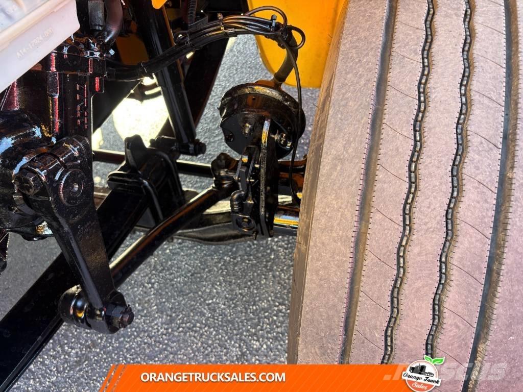 Freightliner M2 Camiones con caja de remolque