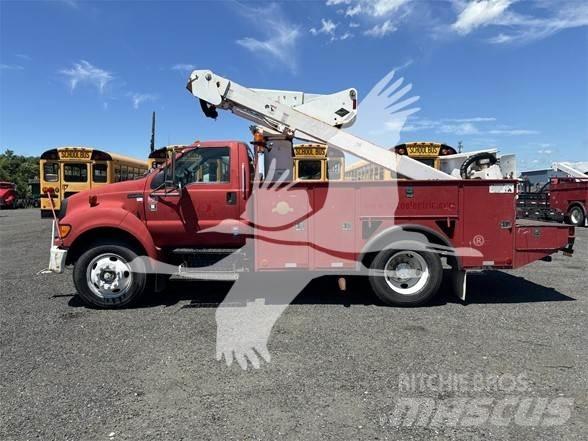 Ford F750 Plataformas sobre camión