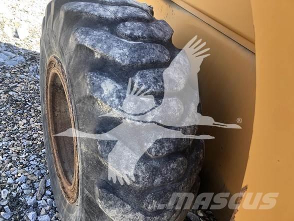 Ford GZ411V Cargadoras sobre ruedas