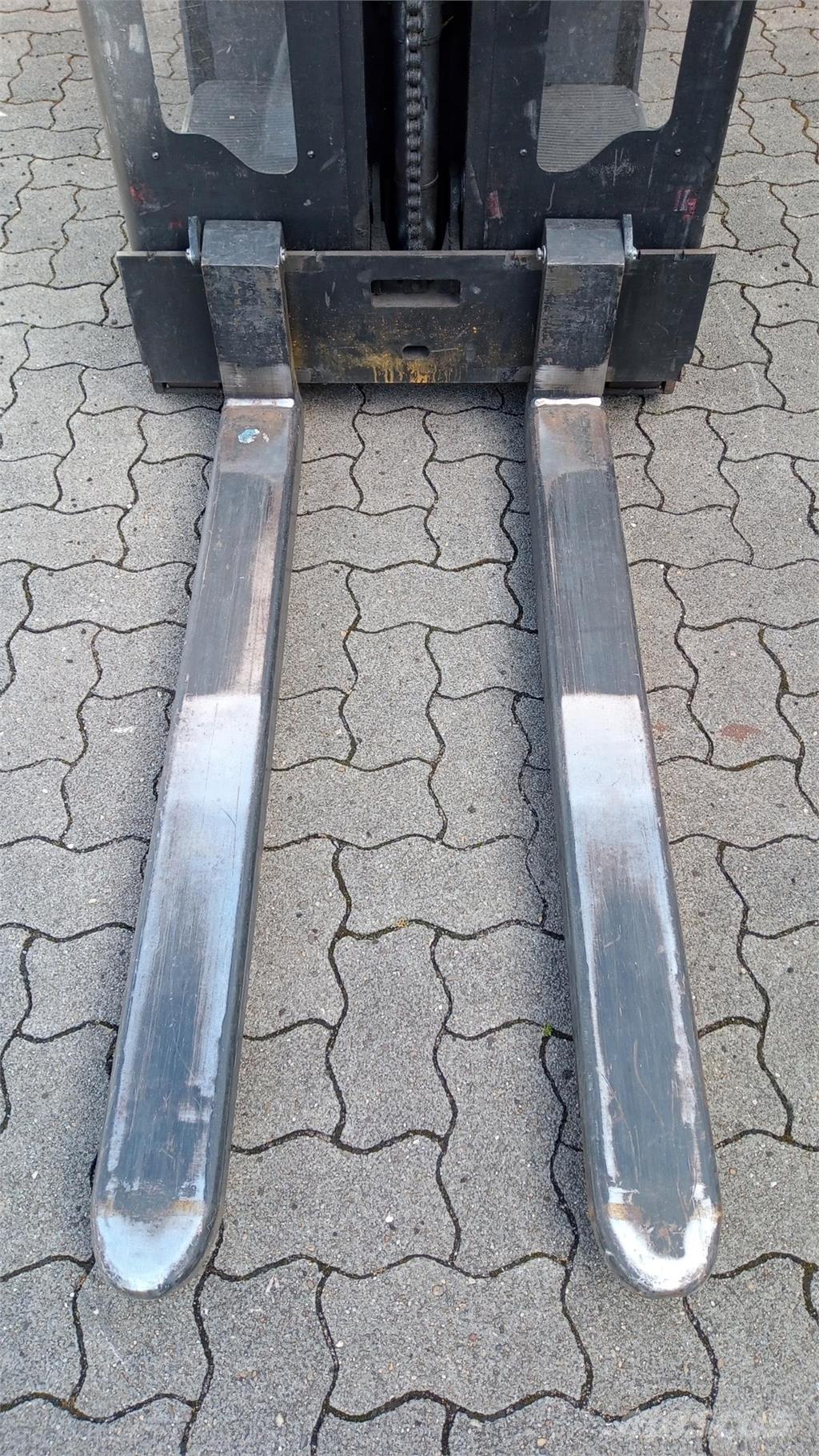 Toyota OSE100 Apiladoras eléctricos