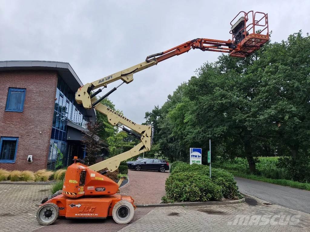 JLG E400AJPN Plataformas con brazo de elevación manual