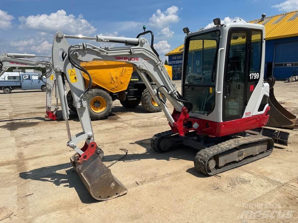 Takeuchi TB225 Miniexcavadoras