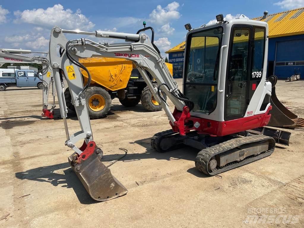 Takeuchi TB225 Miniexcavadoras