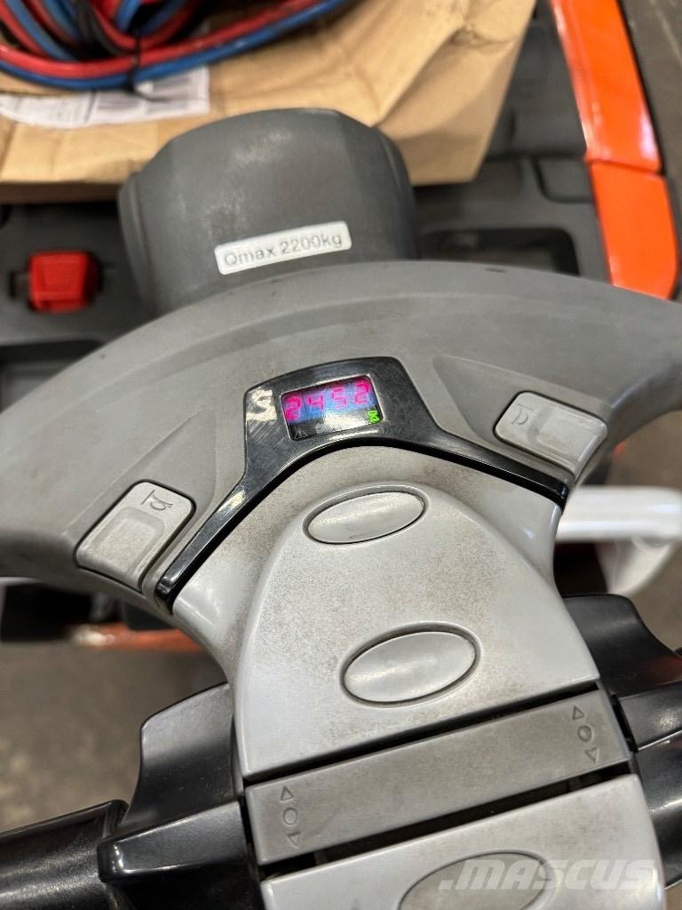 Toyota LPE220 Montacargas con plataformas de baja elevación