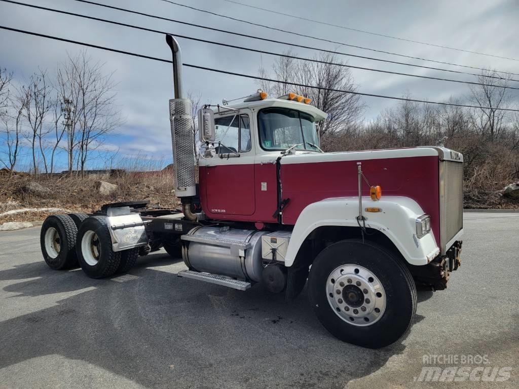 Mack RW613 Camiones tractor