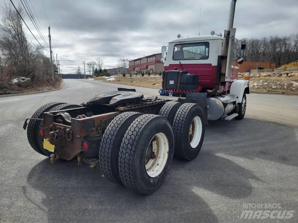 Mack RW613 Camiones tractor