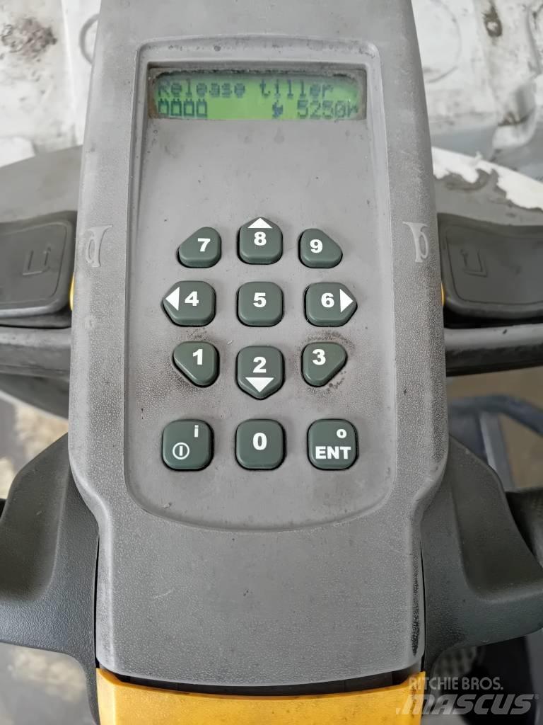 UniCarriers PMR 200F Montacargas con plataformas de baja elevación