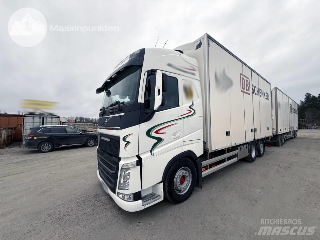 Volvo FH 500 Camiones con caja de remolque