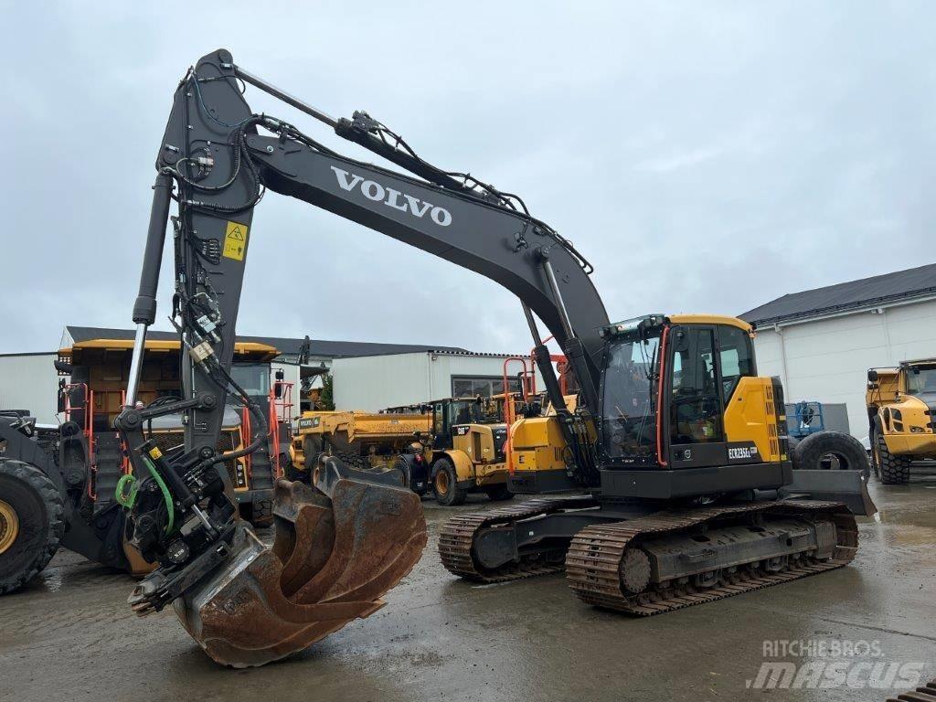 Volvo ECR235EL Excavadoras sobre orugas