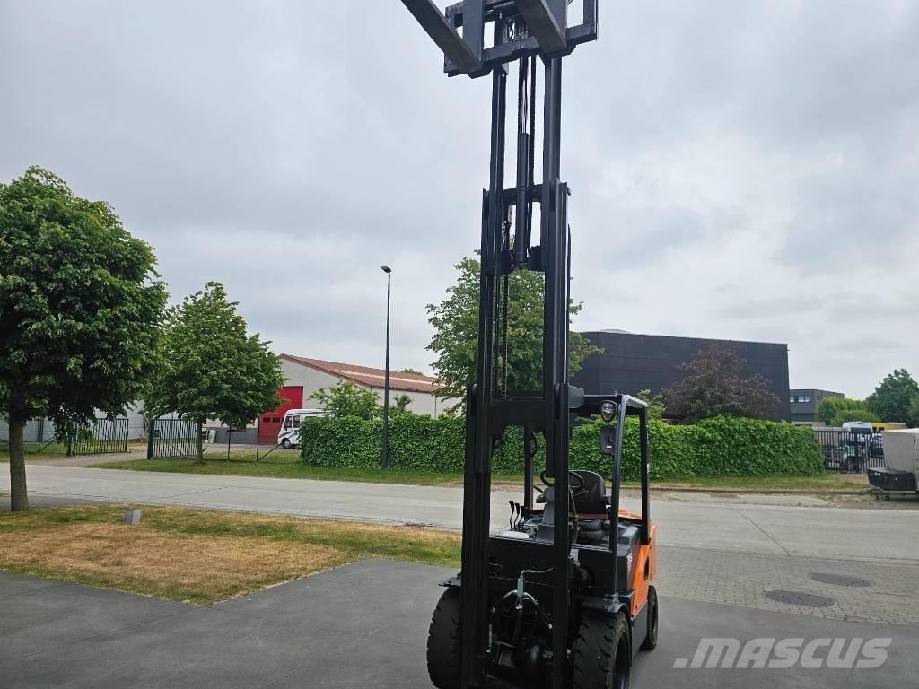 Doosan D 35 S-7 Camiones diesel