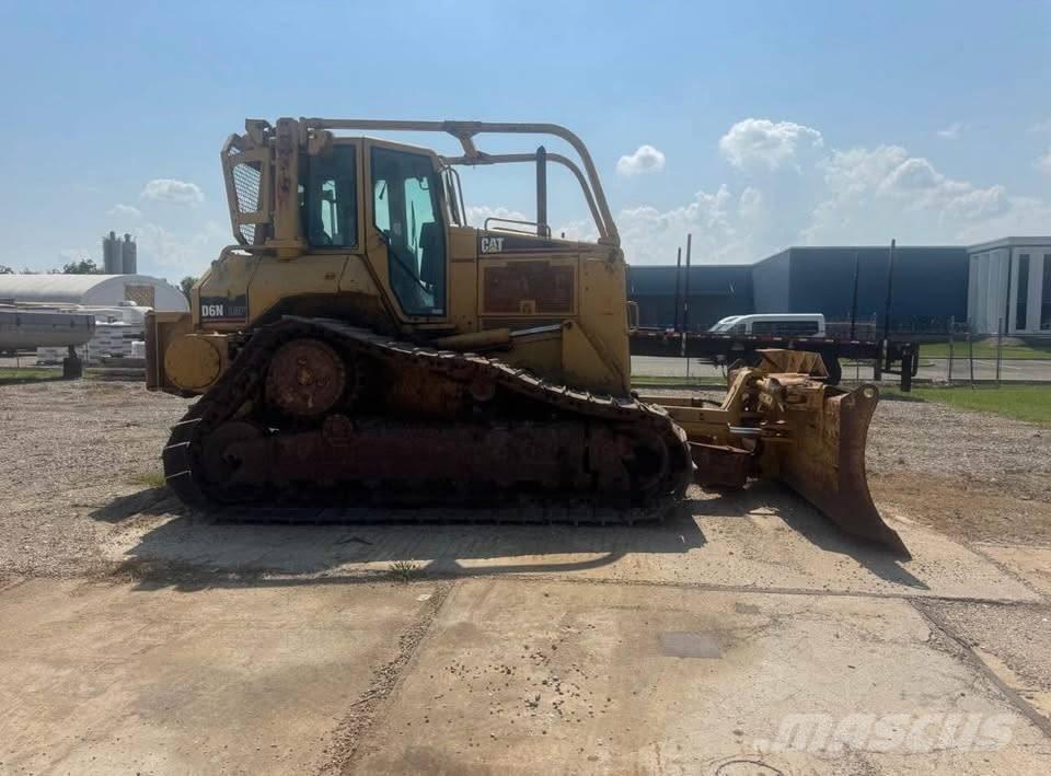 CAT D 6 N Buldozer sobre oruga