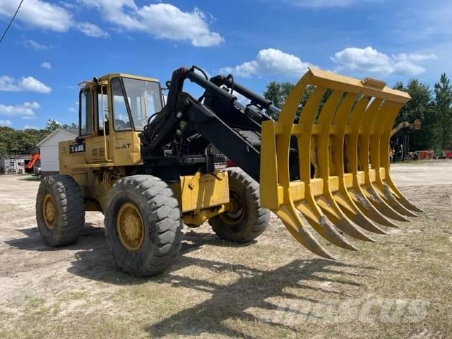 CAT IT 28 B Cargadoras sobre ruedas