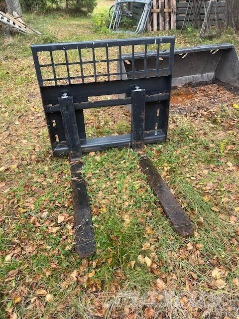 Bobcat L 28 Minicargadoras