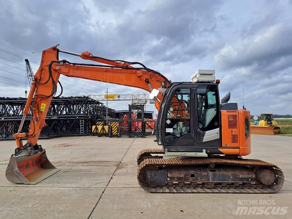 Hitachi ZX135US-6 Excavadoras sobre orugas