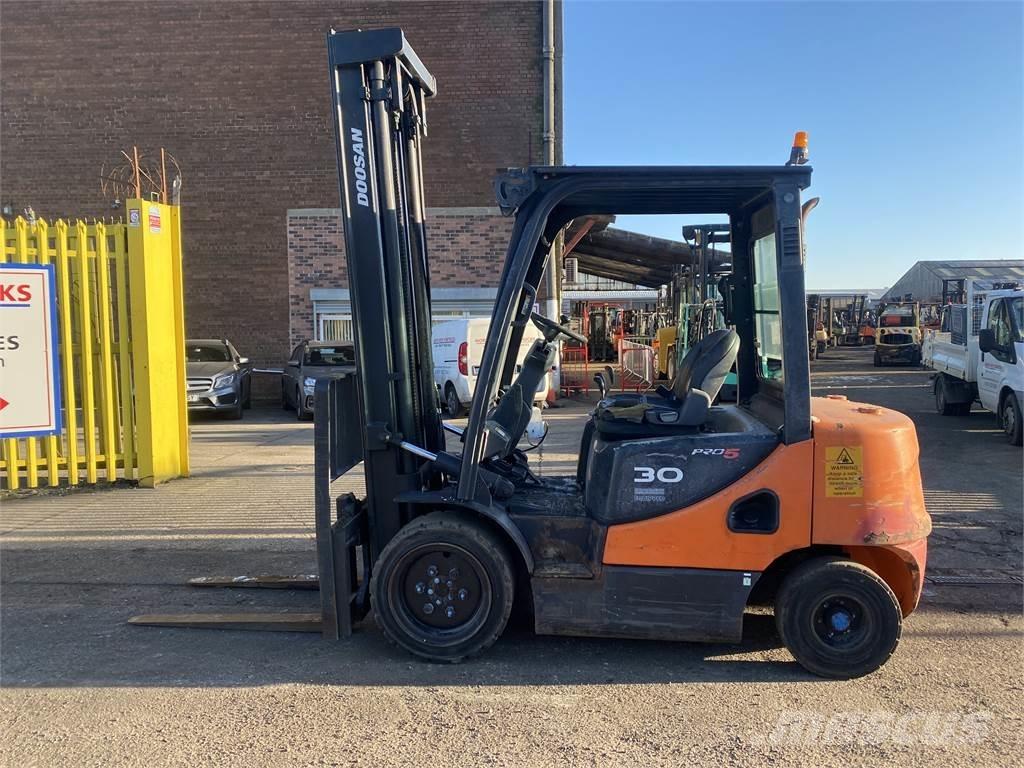 Doosan D30S-5 Camiones diesel