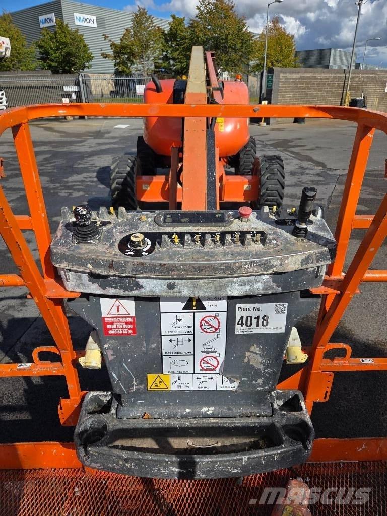 JLG 600 AJ Plataformas con brazo de elevación manual