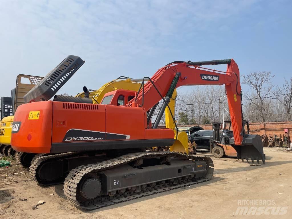 Doosan DX 300 Excavadoras sobre orugas