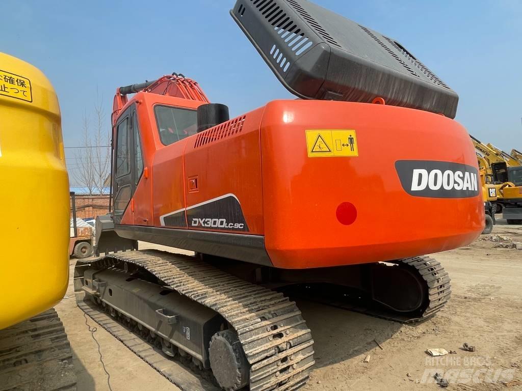 Doosan DX 300 Excavadoras sobre orugas