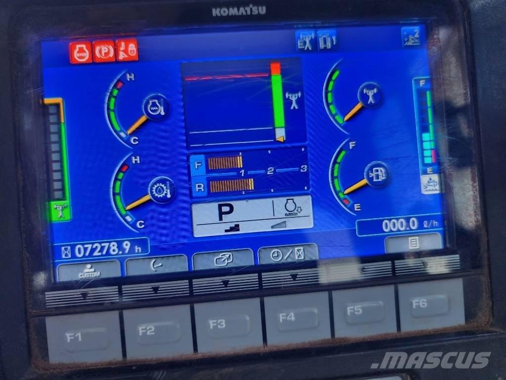 Komatsu D 61 PXi-24 Buldozer sobre oruga