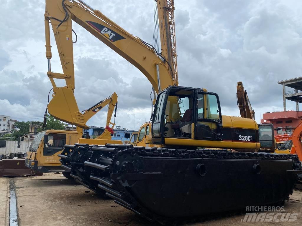 CAT 320 C Excavadoras anfibio